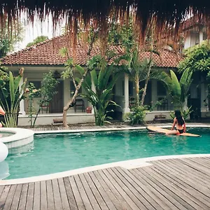Апартаменты Endless Summer Surf Camp Kuta